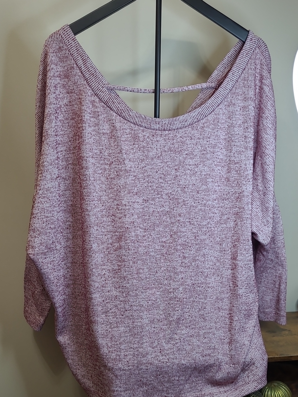 WHBM Dark Mauve/Burgundy & White Blend Off-the-Shoulder Ribbed Top size Large